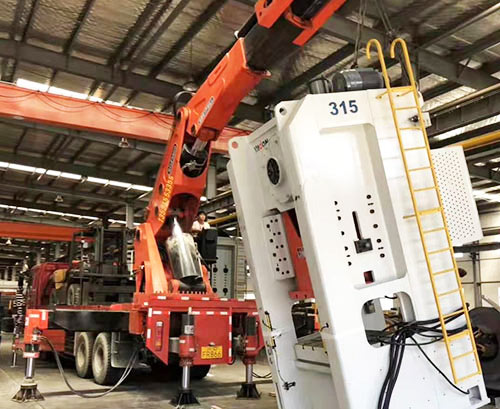 澄迈附近随车吊出租，轻松解决运输难题