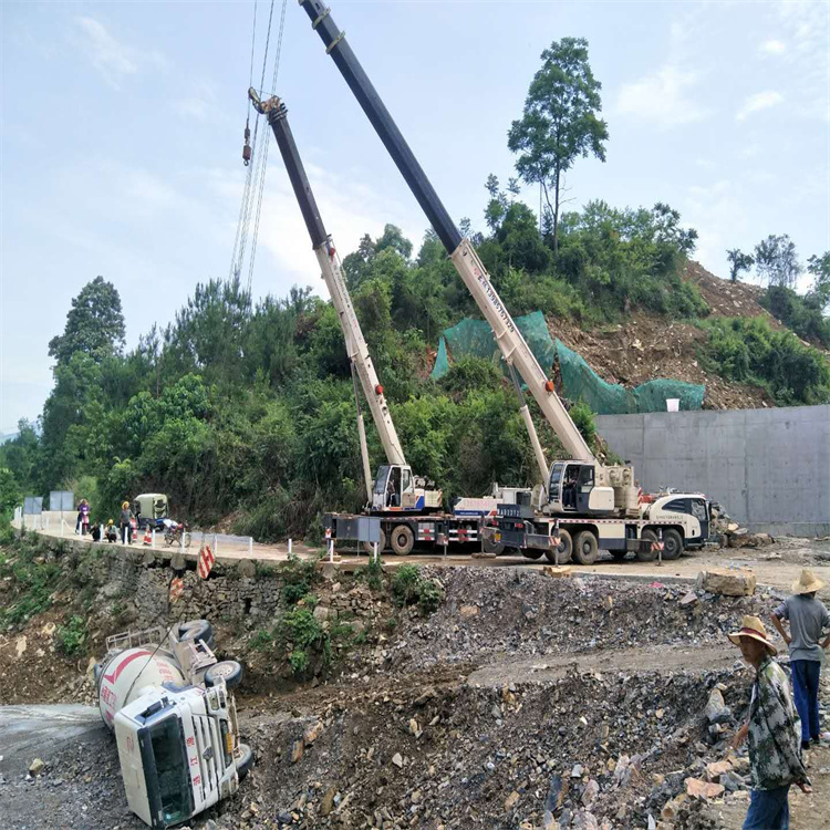 澄迈汽车掉沟里叫吊车救援要多少钱